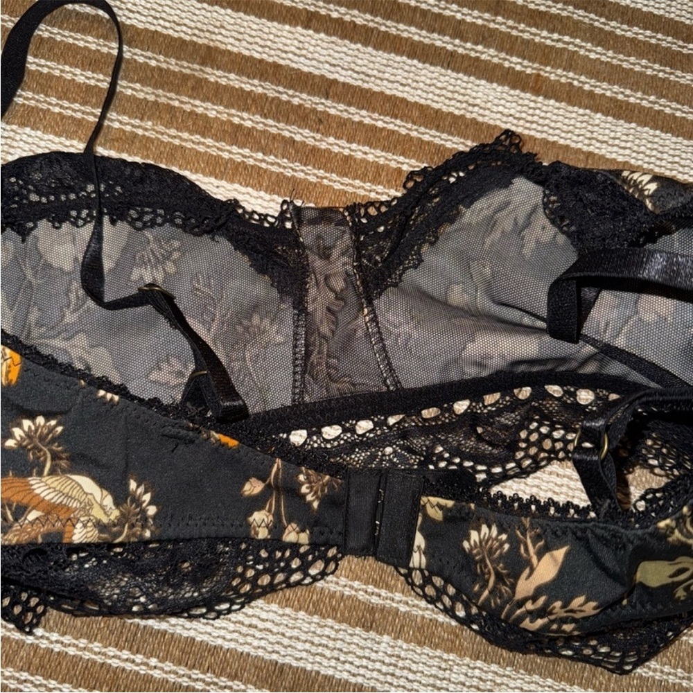Spell & The Gypsy NEW Rosa Spanish Detail Floral Lace Bralette Black Coal Size L - Picture 7 of 7